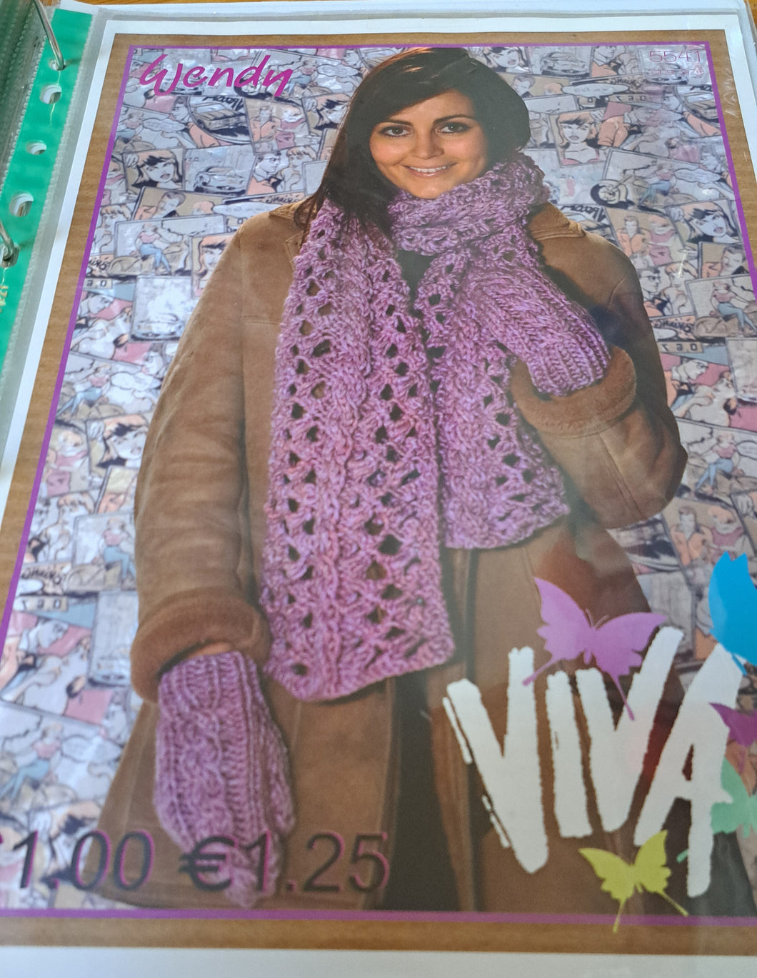 Wendy 5541 - Adults Scarves  and Mittens Knitting Pattern in Super Chunky (