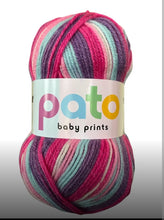 Load image into Gallery viewer, Baby Pato Print Double Knit
